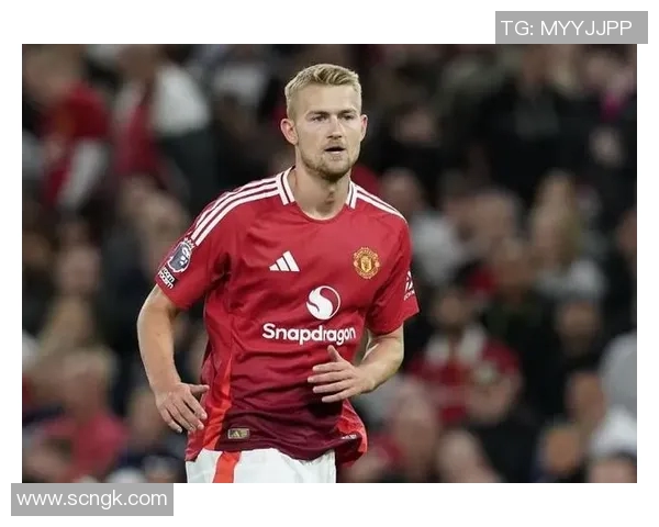 德里赫特因伤将缺席重要比赛,球迷担心他复出时间 德里赫特因伤将缺席重要比赛,球迷担心他复出时间